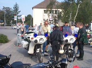 auch die Volkspolizei ist da