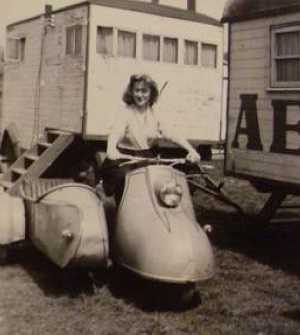 Pitty mit Seitenwagen